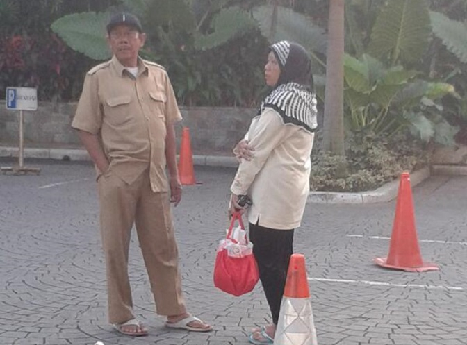 Naik Trans Jakarta Sejak Subuh, Ibu Maslah Mau Mengadu ke Jokowi