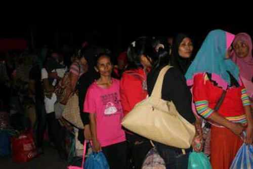 Malaysia Kembali Deportasi Ratusan TKI Ilegal