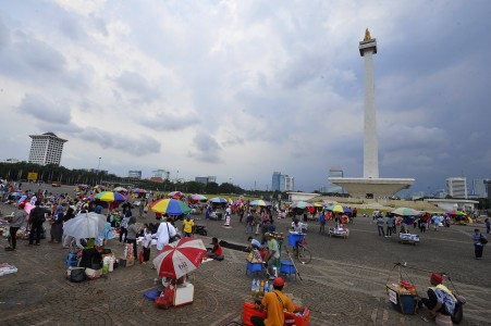 Cegah Kerusakan, Monas Dibersihkan Tanpa Bahan Kimia