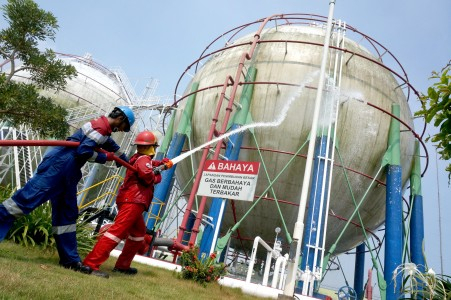 Terbakar, 4 Rumah Pompa Terminal BBM Padang Berhenti Beroperasi