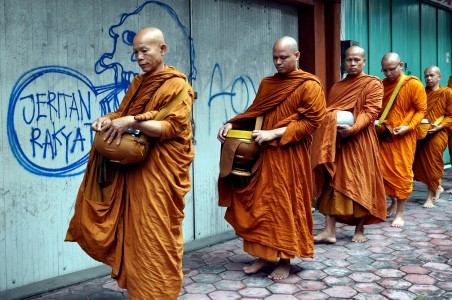 Umat Buddha di Banyuwangi Rayakan Waisak