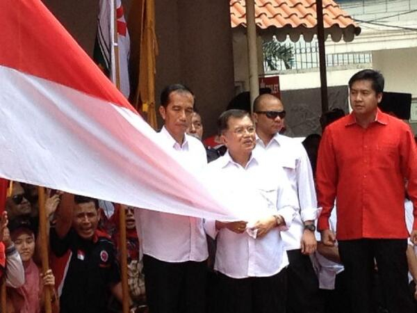 Ketika Jokowi Enggan Perkenalkan JK