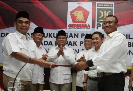 Ini Sambutan Prabowo Resmi 'Melawan' Jokowi