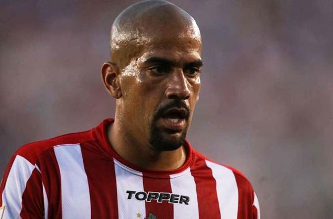 Veron Tak Menyesal Pensiun