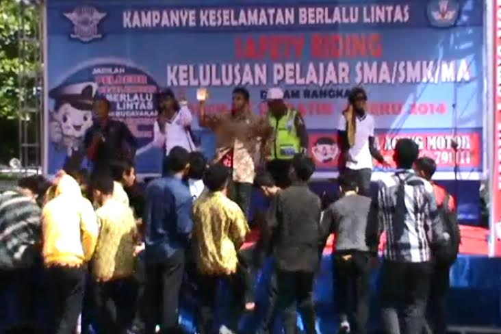 Cegah Konvoi Pelajar, Polisi Gelar Panggung Hiburan