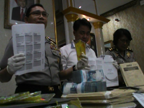Guru Ternyata Ada di Balik Aksi Joki Gosok di Surabaya