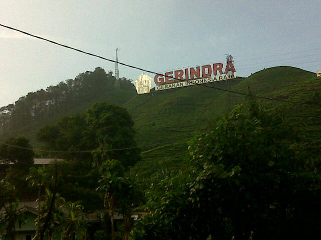 Bukit Gerindra di Puncak Pass