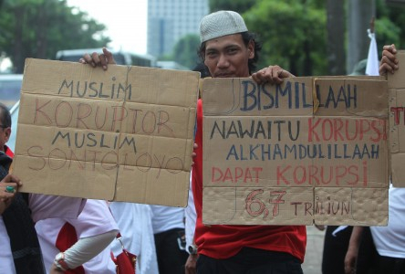 Presiden SBY Masih Enggan Copot Jabatan Suryadharma Ali