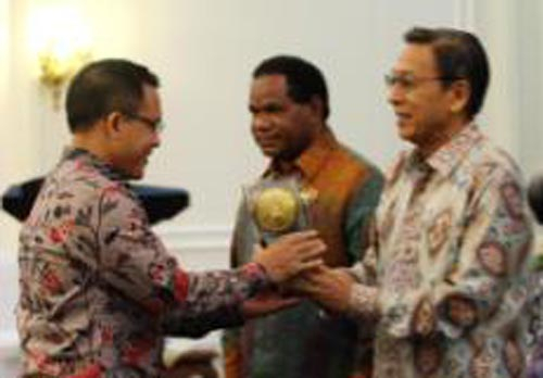 Banyuwangi Kembali Raih Piala Adipura