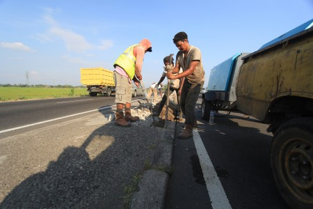 KemenPU: 400 Km Jalan Pantura Sudah Dibeton