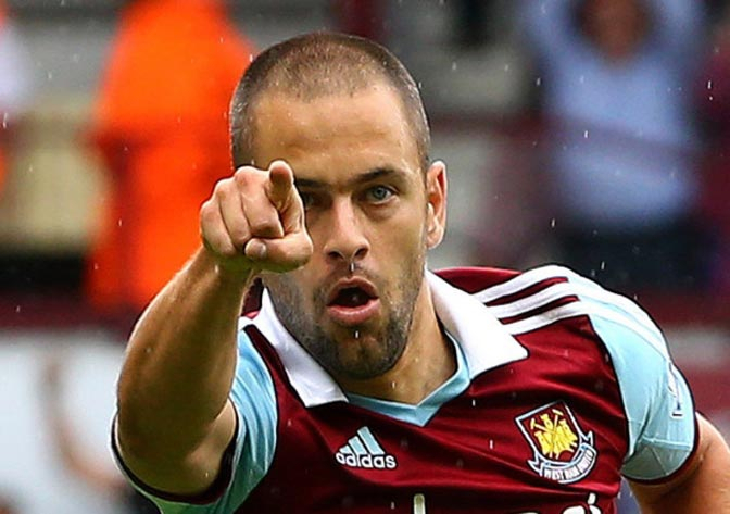 Aston Villa Dapatkan Joe Cole