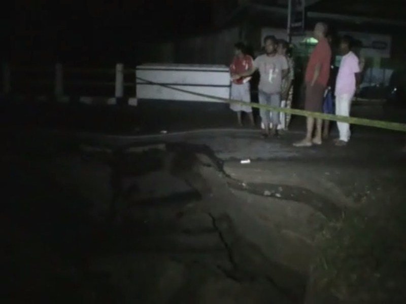 Hujan, Jembatan Penghubuung 2 Kabupaten di Kolaka Ambruk