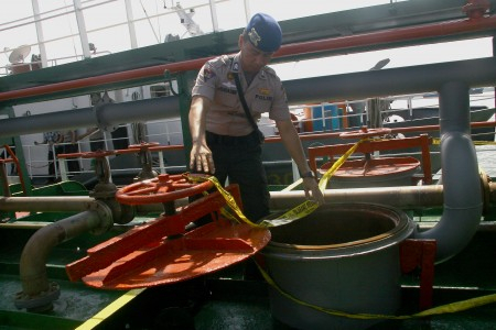 4 Kapal Pemburu Beroperasi di Papua