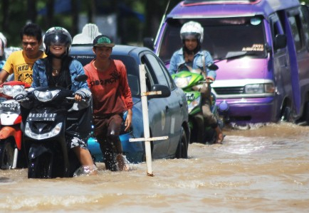 BMKG Perkirakan Jabotabek Masih Diguyur Hujan Hingga Selasa