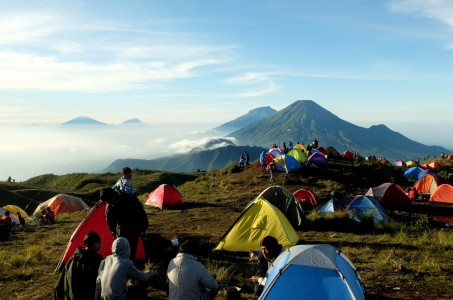 Belasan Pendaki Gunung Guntur Selamat
