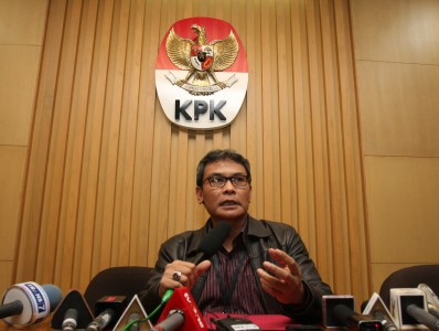 Telusuri Uang Akil, KPK Geledah Kantor BPD Kalbar