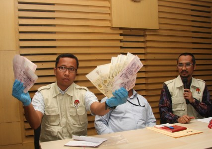 Pasca Penahanan Bupati Biak Numfor, KPK Incar Tersangka Lain