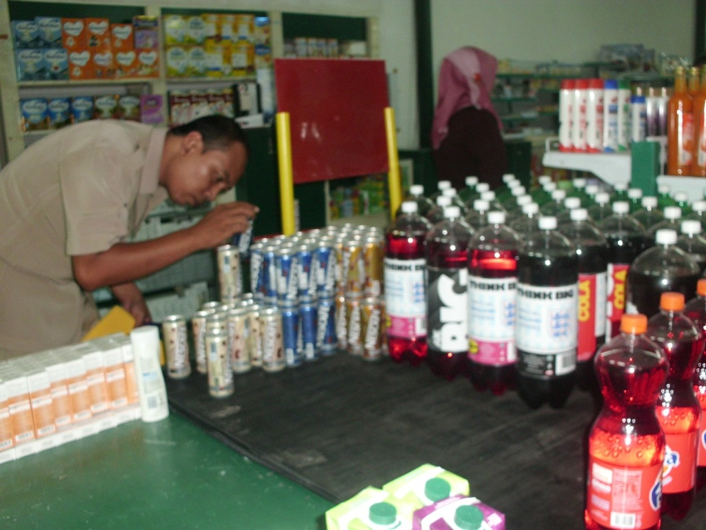 Tim Pengawas Temukan Produk Makanan Tak Miliki Keterangan Kadaluarsa