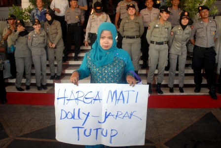 Besok, Dolly Ditutup