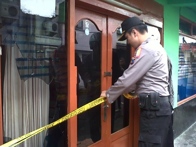 Jelang Penutupan, Dua Wisma Dolly Dilempari Batu