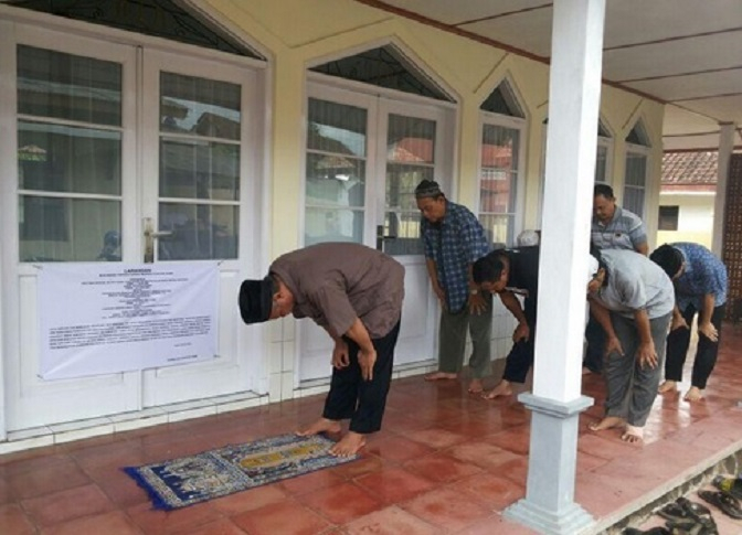 Masjid Disegel, Jemaah Ahmadiyah Ciamis Jumatan di Rumah