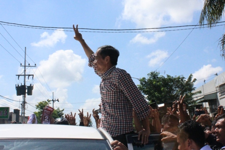 Mobil Rombongan Jokowi Tabrakan Beruntun di Banyuwangi