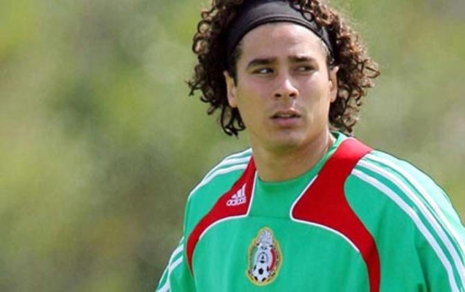 Guillermo Ochoa Diperebutkan Klub-klub Eropa