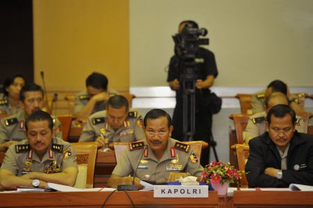 Pemakaian Jilbab Bagi Polwan Tunggu Kapolri