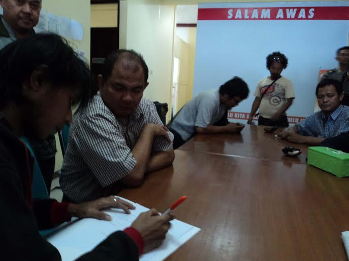 Amplop Berisi Uang dan Stiker Capres Nomor Urut Satu Beredar di Surakarta