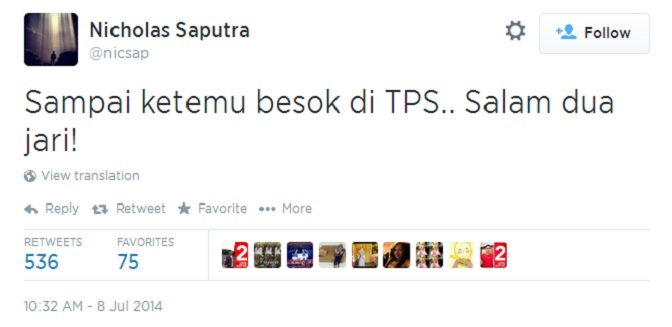 Nicholas Saputra Ajak Salam Dua Jari