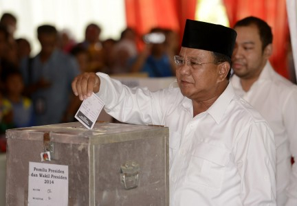 Edward Aspinall: Prabowo Harus Legowo Akui Kekalahan