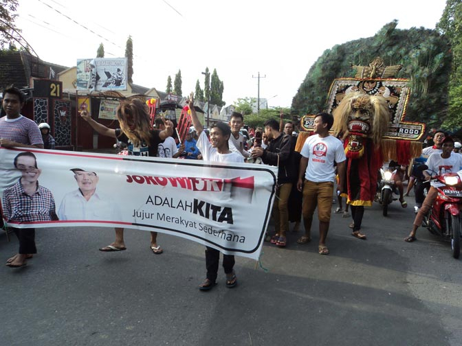 Warga Solo Konvoi Kemenangan Jokowi