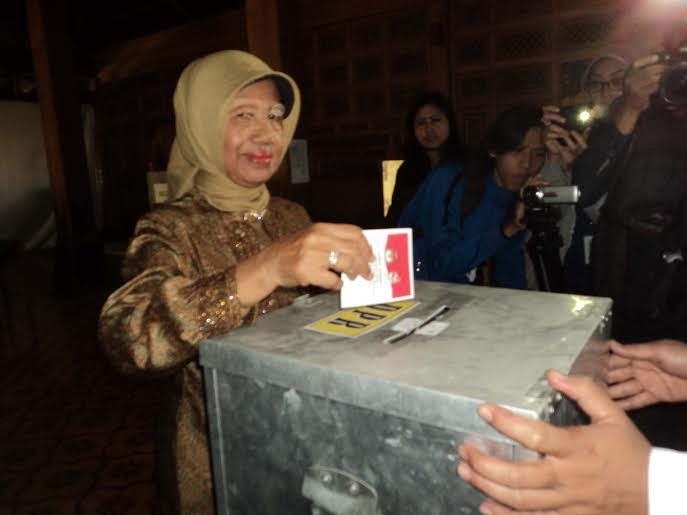 Ibu Jokowi: Sebelum Nyoblos, Jokowi Menelepon Minta Doa