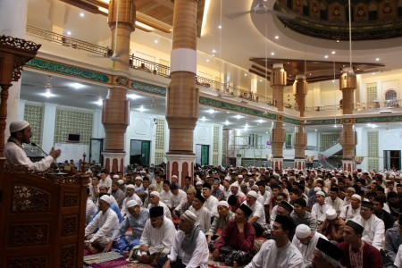 Pabrik dan Toko di Jombang Diimbau Tutup Saat Sholat Jumat