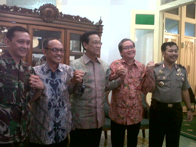 Cara Sultan Redam Konflik Antar-pendukung Capres