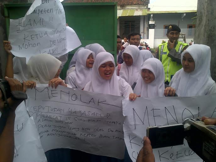 Dana BSM Dipotong, Pelajar SMA di Jombang Demo