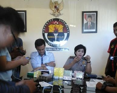 Polisi Lampung Sita Belasan Produk Kecantikan Palsu