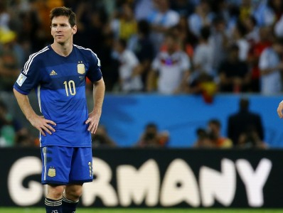 Maradona: Messi Tak Layak Dapat Bola Emas