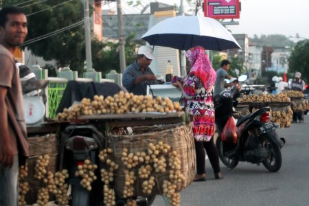 Jelang Lebaran, Gubernur Jateng Atur Pasar Tumpah