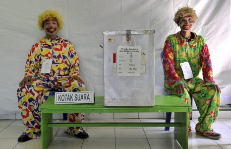 Penghitungan Suara, Balaikota Semarang Dijaga Ketat Polisi