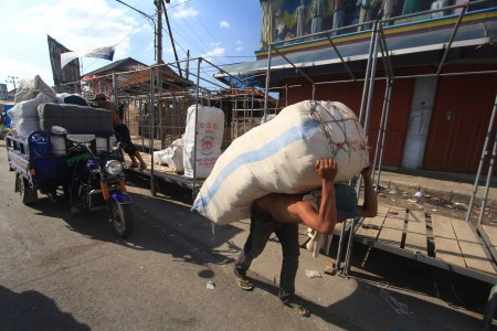 Pasar Tumpah di Jalur Mudik Akan Digaris Polisi