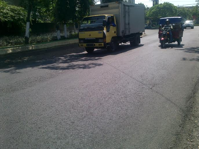Lintasan Jalur Mudik Surabaya-Madiun Tanpa Marka Jalan