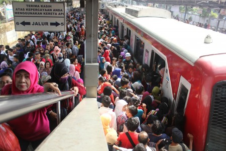 Selama Musim Mudik, Commuter Line Tidak Berhenti di Senen