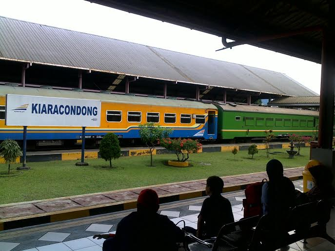 Lompat dari Kereta, Personel Brimob Tewas Tergilas