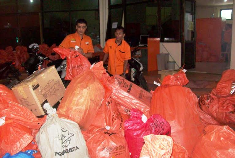 Lebaran Dongkrak Pengiriman Paket Pos di Lhokseumawe