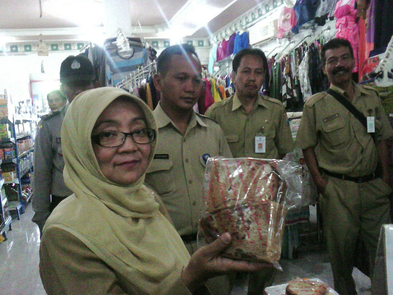 Polisi Kudus Temukan Roti Dan Sosis Kadaluwarsa