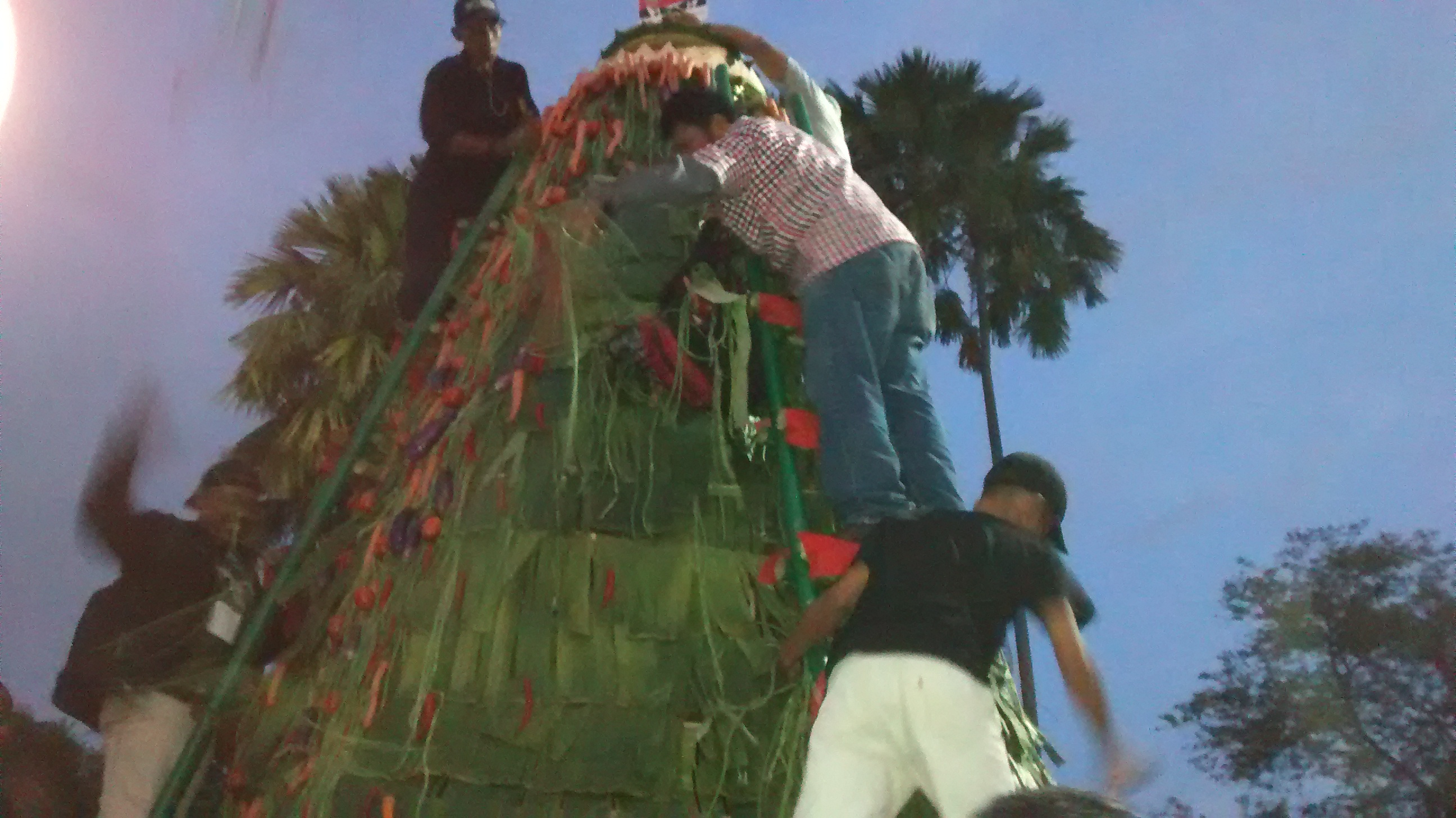 Intip Tumpeng 7 Meter Selamatan Kemenangan Jokowi