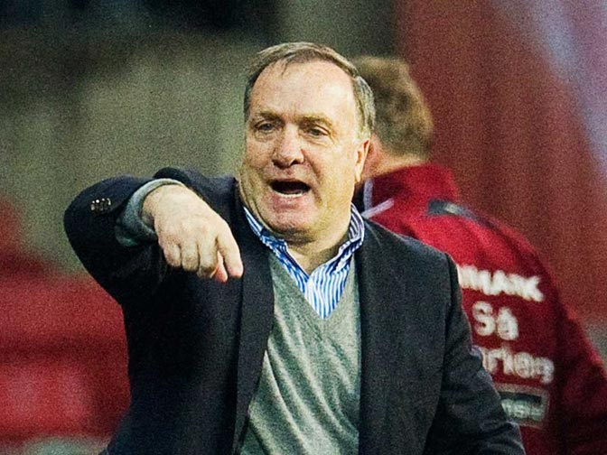 Dick Advocaat Latih Serbia