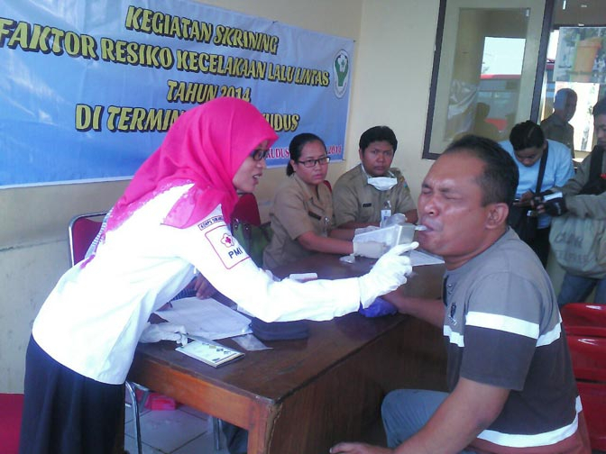Supir Bus di Kudus Dites Urin