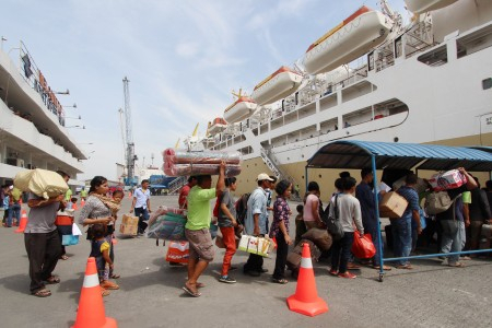 Antrean Kendaraan di Pelabuhan Gilimanuk Bali Mencapai 3 Km